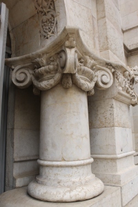 Detalle de ornamentación exterior de piedra